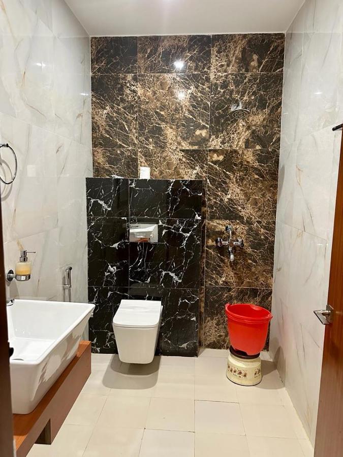 Royal Heritage Hotel & Resort Ayodhya Exteriör bild