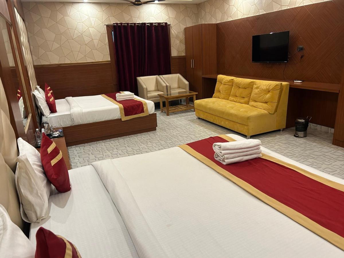 Royal Heritage Hotel & Resort Ayodhya Exteriör bild