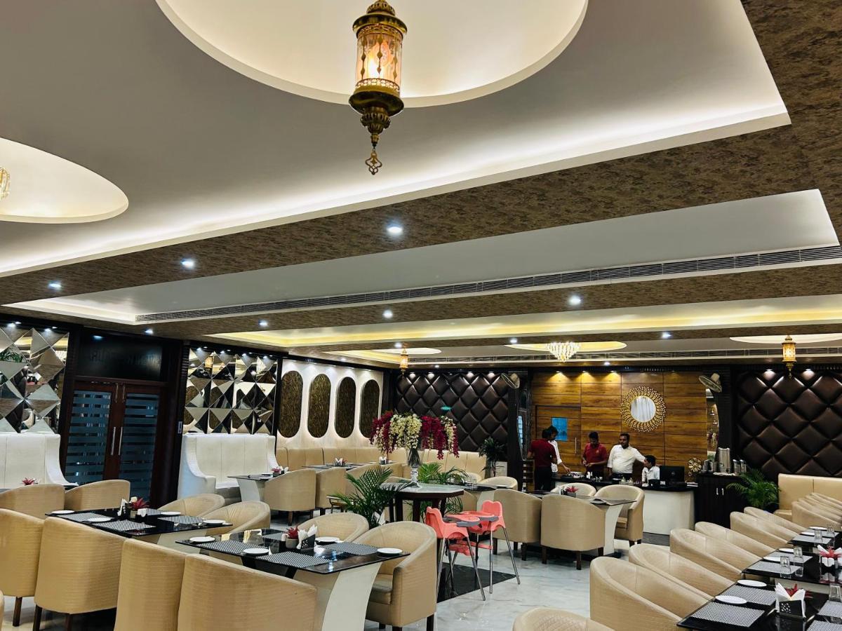 Royal Heritage Hotel & Resort Ayodhya Exteriör bild